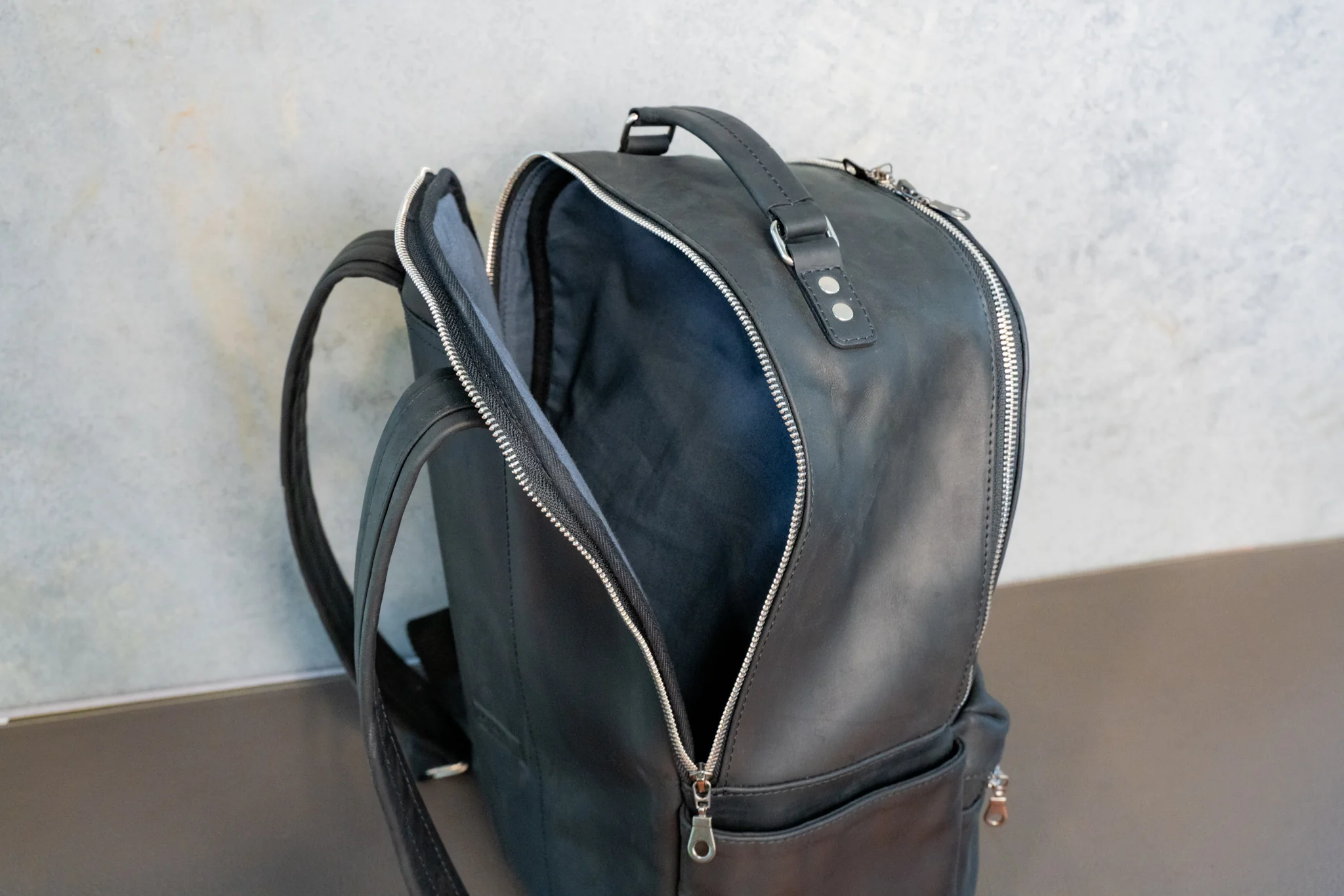 Crazy Horse Leather Backpack Urban for Man - Black - Image 6